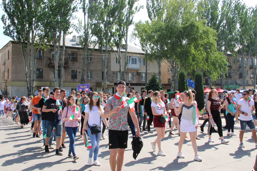 den_evro19_shestvie14