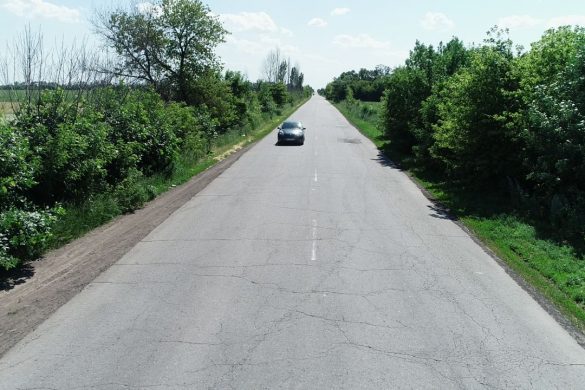 Електрична планета… Фахівці все більше говорять про те, що у людства є шанс відмовитися від звичних, витратних, екологічно шкідливих джерел енергії. Один зі шляхів - перейти на екологічно чисті електромобілі. І хоч менше одного відсотка всіх автомобілів в Україні - це електрокари, їх по нашим дорогам їздить вже 8 000. Журналісти Телекомпанії «Орбіта» задалися питаннями - чи варто купувати такий автомобіль, чим він гарний і чи підходить для нашого міста.