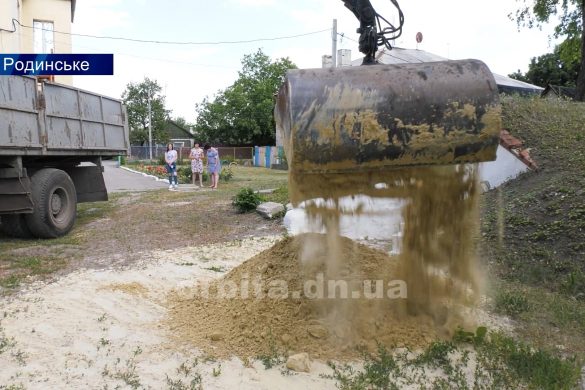Допомога ОСББ: родинці продовжують отримувати будматеріали від Покровська