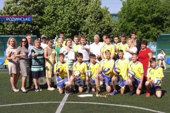 Призові місця у «Шкільній волейбольній лізі України» посіли команди Родинської ЗОШ №8