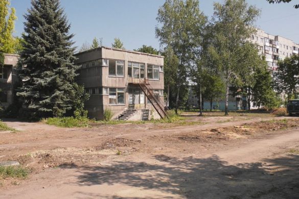 Благоустрій території колишнього дитячого садка триває у Мирнограді