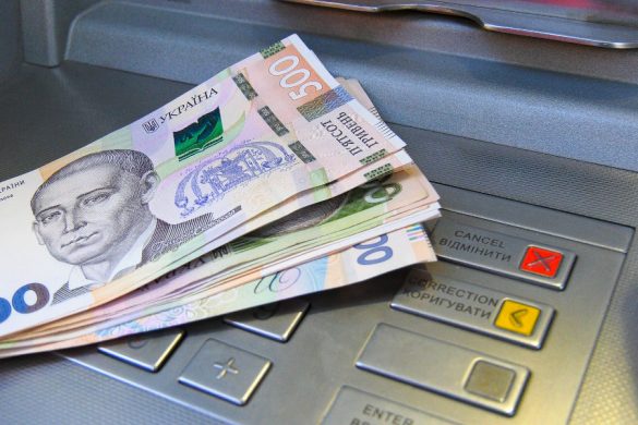 На одні й ті ж граблі, або Ще раз про те, як нас «розводять»