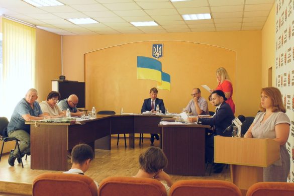 Сесія в Мирнограді: конструктивні рішення депутатів та палкі виступи активістів