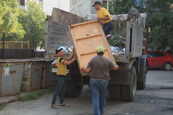 Послуги із вивезення негабаритного сміття пропонують комунальники Покровська