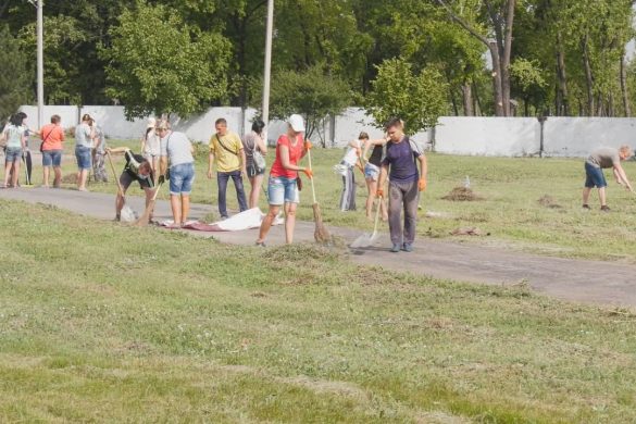 Стадіон «Олімпієць» готує до серпневих свят міська влада Покровська