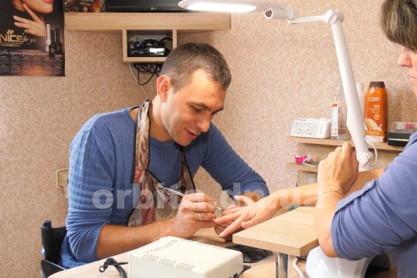 Манікюрник Микола Рубан: жіноча професія для мужнього чоловіка