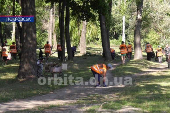 «Буде чисто та охайно». Підприємство Романа Машира готує місто до свят