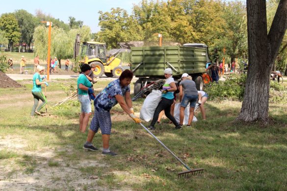 В Покровске все силы брошены на подготовку парка «Юбилейный» к Дню города