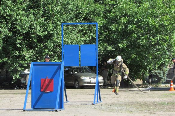 У Мирнограді рятувальники змагались у “Firefighter Combat Challenge”