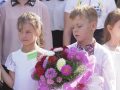 Банти, посмішки та море квітів - перший дзвоник пролунав у школах Покровська