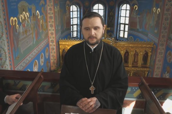Співочий клірик: переможець «Голосу країни» виступив у Покровську