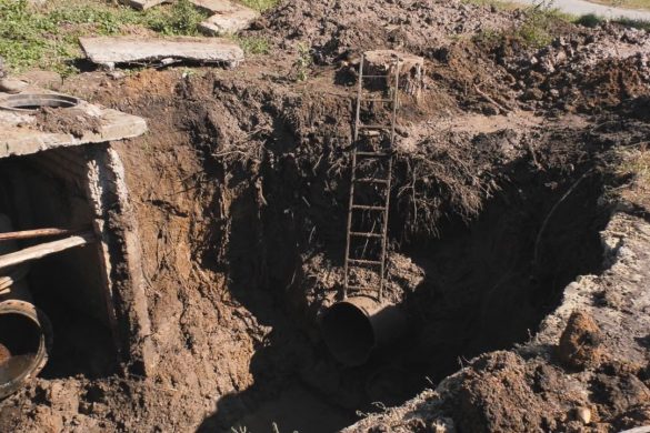 Планові роботи із заміни водогону проводять комунальники Покровська