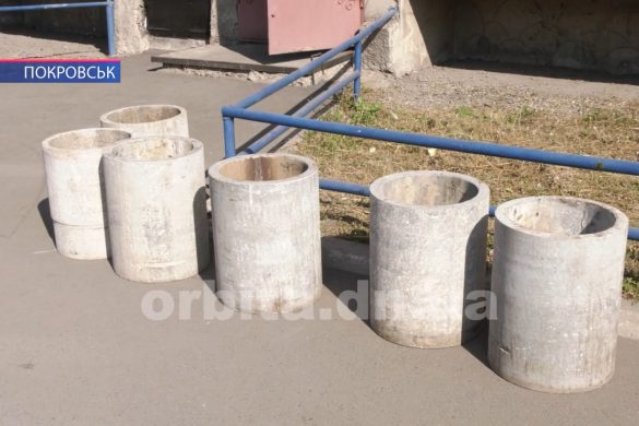 Встановлення урн в рамках програми «200-200-200» триває у Покровську