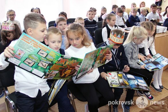Читать, играть и развиваться: «Донецксталь» помогла реализовать в детской библиотеке Покровска инновационный проект