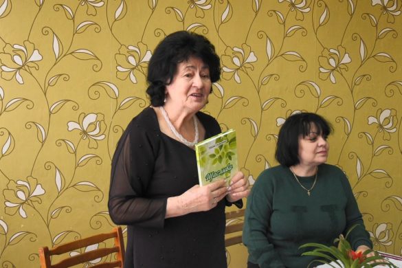 Надія Останіна - «Щаслива». Покровська поетеса презентувала нову книгу