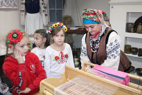«Донецксталь» помогла Покровскому историческому музею в возрождении народных ремесел