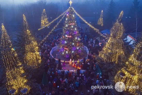 «Донецксталь» и ШУ «ПОКРОВСКОЕ» подарили покровчанам Большую новогоднюю елку