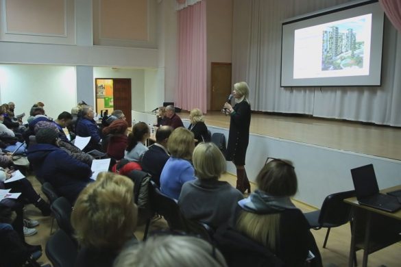 Перша зустріч із 12 запланованих. Виконуюча повноваження міського голови Ірина Сущенко поспілкувалась із покровчанами
