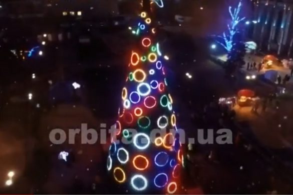 Новорічна ніч в Покровську: чудова програма під чарівним снігопадом