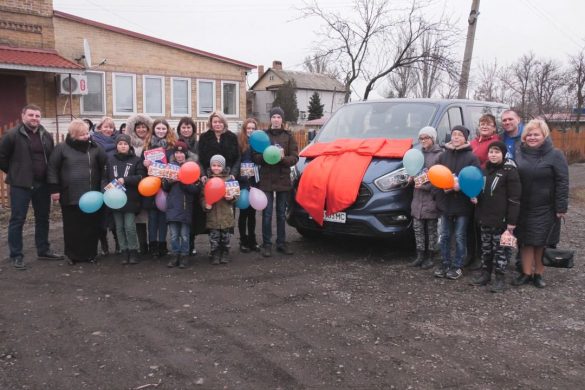 Будинок сімейного типу Колосових отримав автомобіль за кошти з місцевого та обласного бюджетів