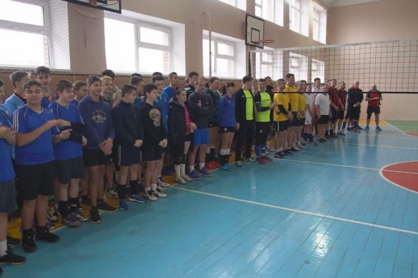 Різдвяний волейбольний турнір за участі 16 команд пройшов у Покровську