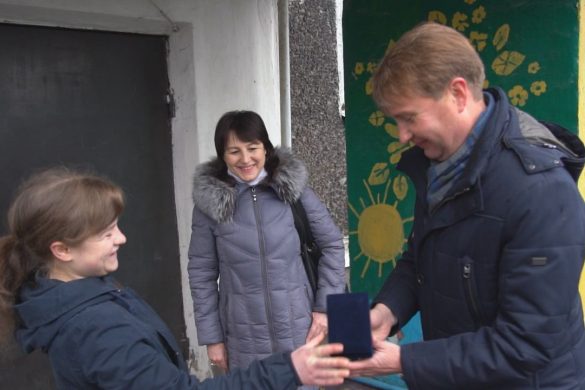 Ще одна дитина-сирота отримала житло від міської влади Мирнограда