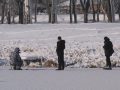 Зимова риболовля та дитячі забавки на льоду. Рятувальники нагадують про небезпеку