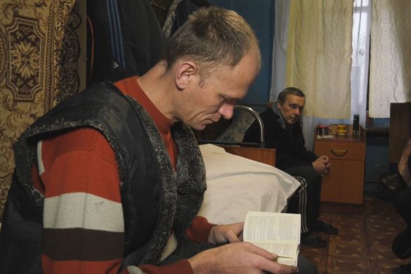 У Новогродівці активісти допомагають людям, що опинилися в складних життєвих ситуаціях