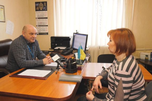 Черга у Покровському відділі ДМС - зріс попит на закордонні паспорти