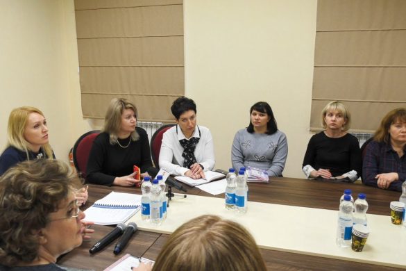 Реформування галузі охорони здоров’я обговорили за круглим столом медики та міська влада Покровська