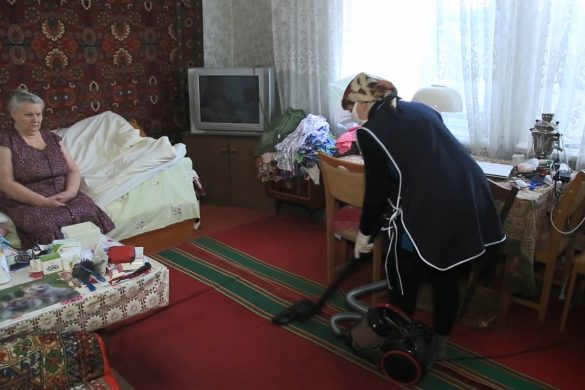 Самотні пенсіонери – в надійних руках. В умовах карантину посилено працюють соціальні робітники УСЗН