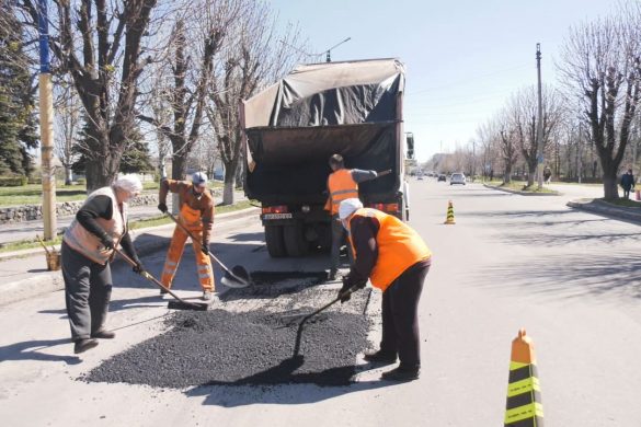 У Мирнограді продовжується ремонт доріг на головних міських автомагістралях