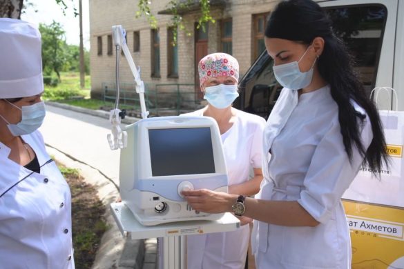 «Рінат Ахметов – Порятунок життів»: Мирноградська інфекційна лікарня отримала 3 апарати ШВЛ