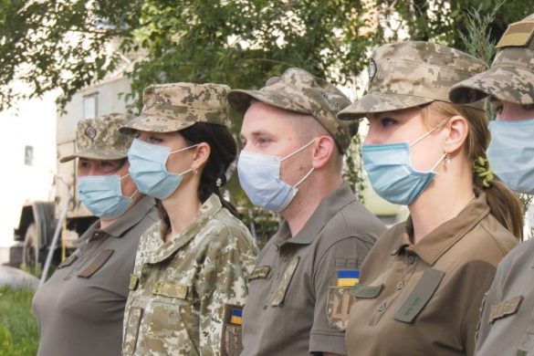 Медиків 66-го військово-мобільного госпіталю вітали із професійним святом