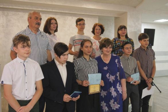 Випускники музичної школи отримали сертифікати про закінчення навчання