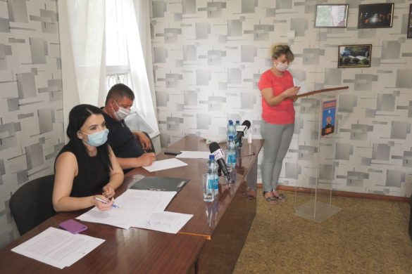 Школу відремонтувати, бюджет скорегувати, від премій відмовитись! У Родинському відбулася чергова сесія міськради