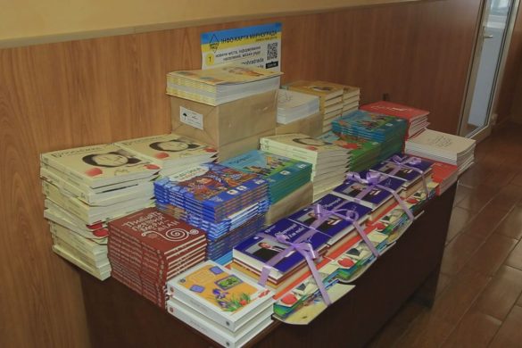 Мирноградські осередки інклюзивної освіти отримали інноваційну літературу від ПРООН