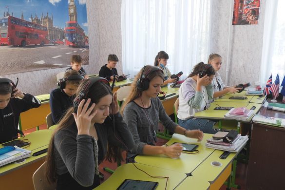 В Покровській ЗОШ№6 з’явився лінгафонний клас