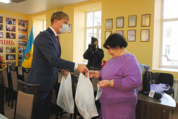 Для людей похилого віку у Мирнограді організували тепле свято