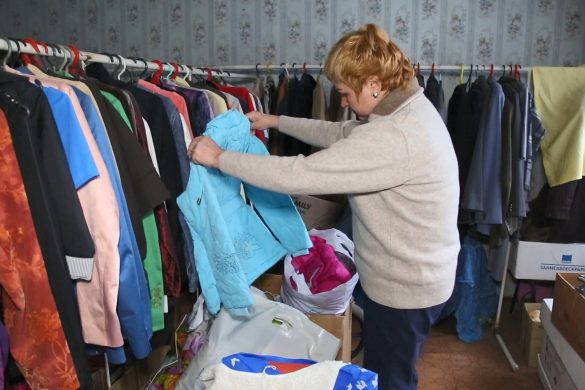 Теплий одяг та взуття. Покровчан просять допомогти речами для малозабезпечених родин