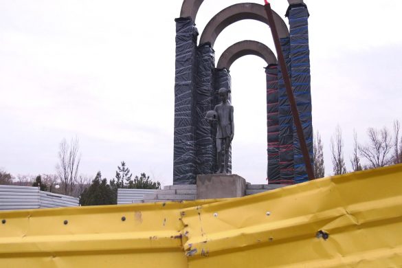 Роботи - стоп. Чому реконструкція меморіалу у мікрорайоні «Південний» призупинена?