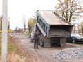До дощів та морозів встигли. У Мирнограді відсипали шлаком ще 7 вулиць приватного сектору