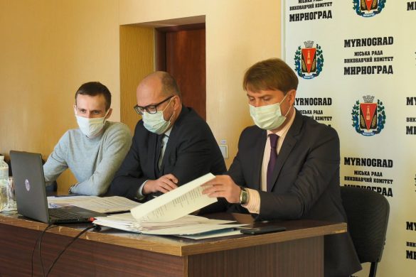 Зміни до бюджету та програми охорони здоров’я. У Мирнограді пройшла остання сесія міської ради 7-го скликання
