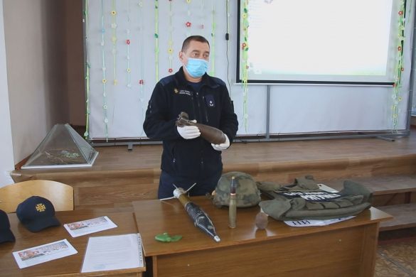 Не чіпати в жодному випадку! Урок з мінної безпеки заслухали покровські школярі