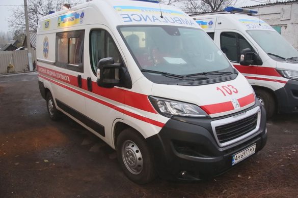 З проблисковими маяками та сиреною. Карети «швидкої» стали більш помітними на дорозі