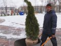 У парку «Ювілейний» озеленюють територію підприємці-благодійники