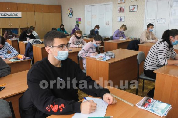 Навчання по черзі. У Покровському педагогічному коледжі відновився учбовий процес