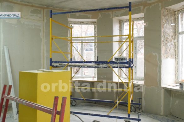 Танцювальний клас провідного творчого колективу Мирнограда капітально ремонтують
