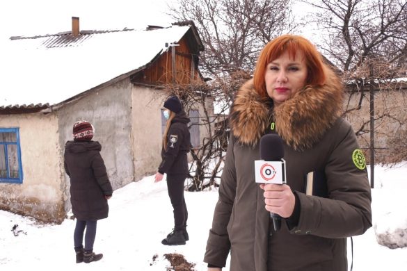 Одна в холодній та брудній оселі. У Мирнограді горе-матір залишила напризволяще однорічну дитину