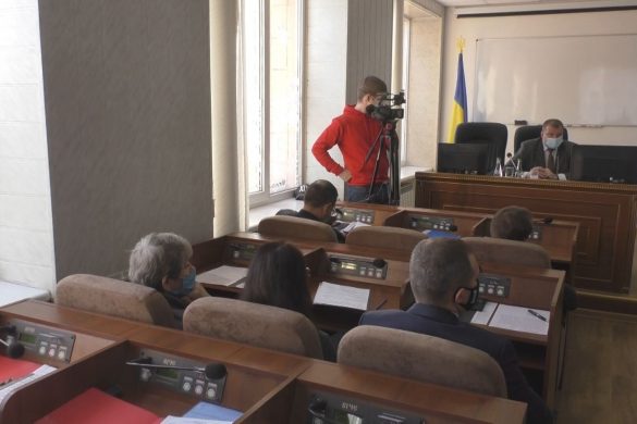 Нові автобуси та звернення до керівництва країни. У Добропіллі відбулася чергова сесія